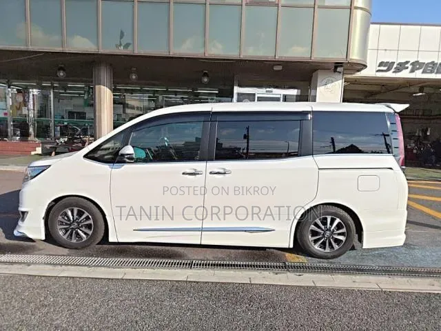Toyota Esquire 2021 Pearl