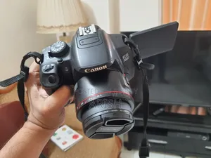 Canon 700D With Lens