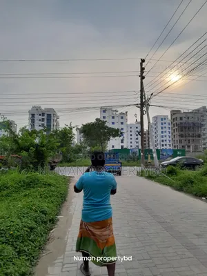 5 Katha South-facing Bashundhara Residential Area Plot for Sale