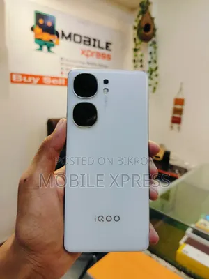 iQOO 256 GB White
