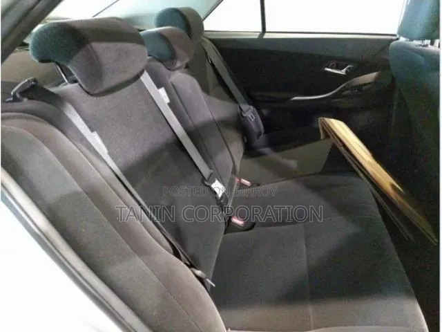 Toyota Premio 2020 Silver