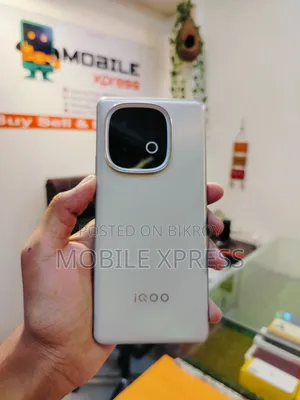 iQOO 256 GB