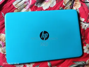 Laptop HP 14-Ep0063 4GB Intel Xeon SSD 32GB