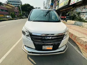 Toyota Noah 2014 Pearl