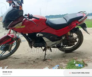 হিরো এক্সট্রিম ১৬০আর ২০১২ লাল