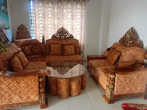 Sofa in Absolutely Fresh Condition for Sale.