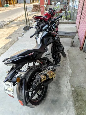টিভিএস অ্যাপাচি ১৬০ ৪ভি ২০২১ ব্ল্যাক