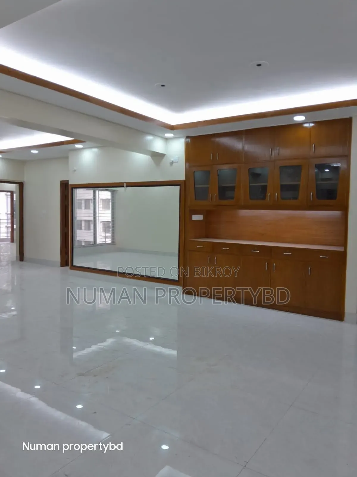 4-bedroom Apartment in Numan Property Bd, Basundhara for Rent
