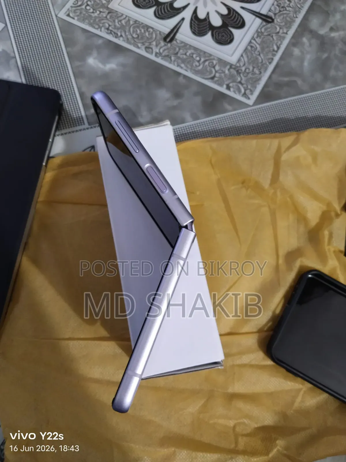 New Samsung Galaxy Z Flip4 256 GB Purple