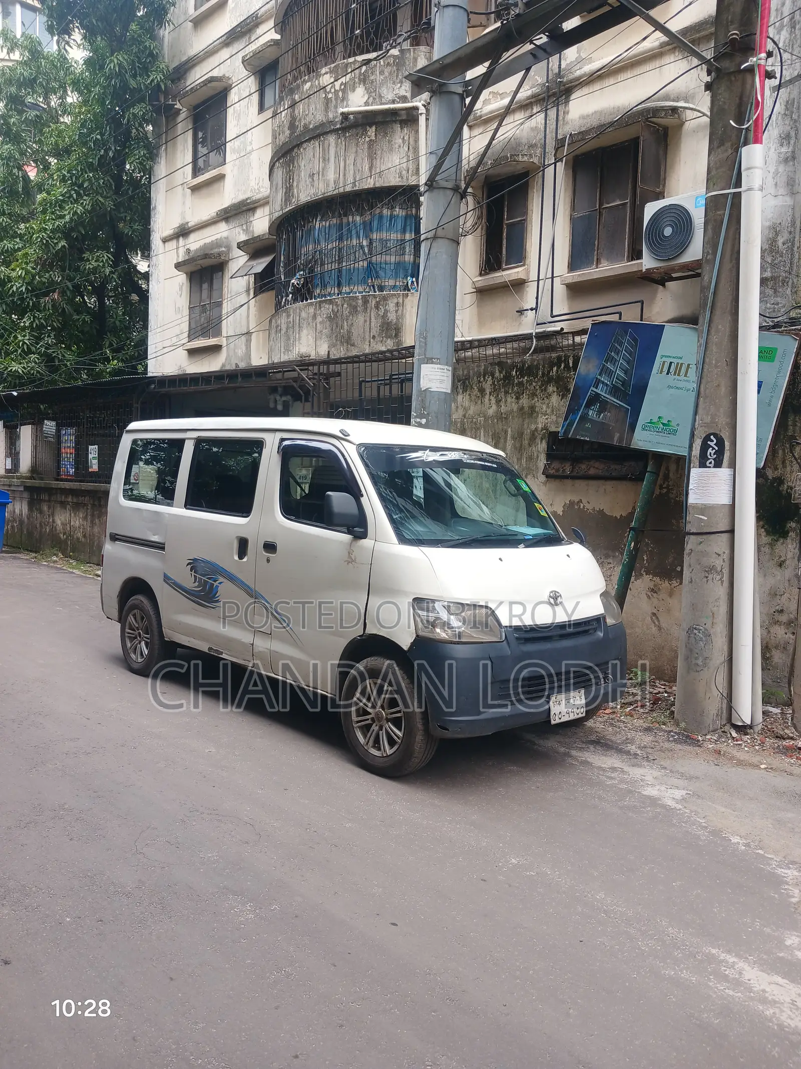 Toyota Grand HiAce 2008 White