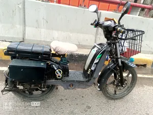 কাস্টম বিল্ট মোটরসাইকেল ২০২৪ কালো