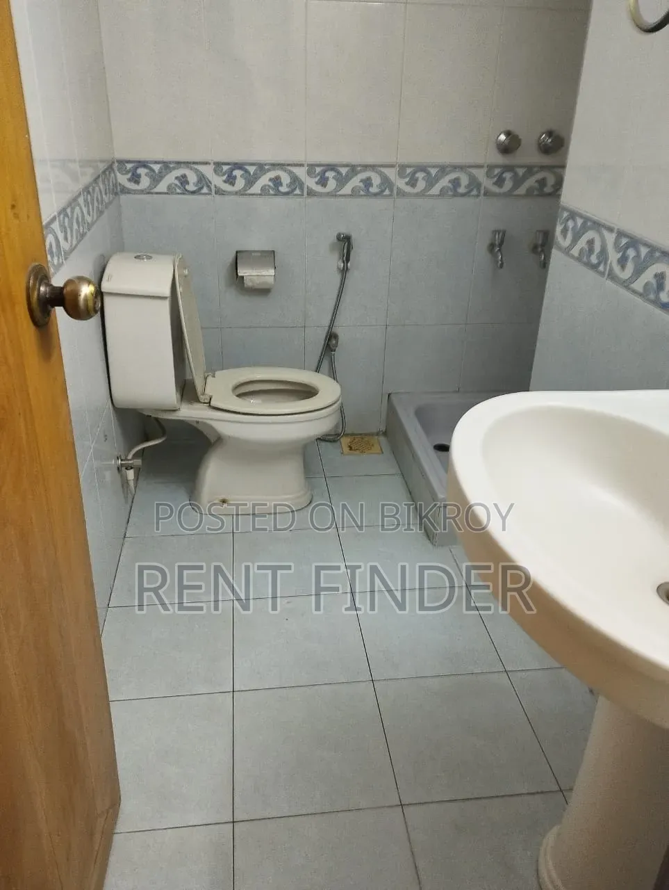 গুলশানে Rent Finder.Com-এ ৩ বেডরুমের ফার্নিশড অ্যাপার্টমেন্ট ভাড়া হবে