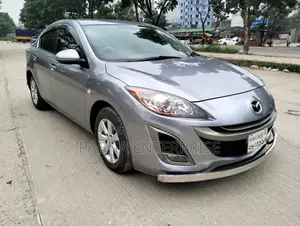 মাজদা অ্যাক্সিলা ২০১১ ধূসর