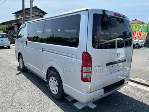 Toyota HiAce 2021 Silver