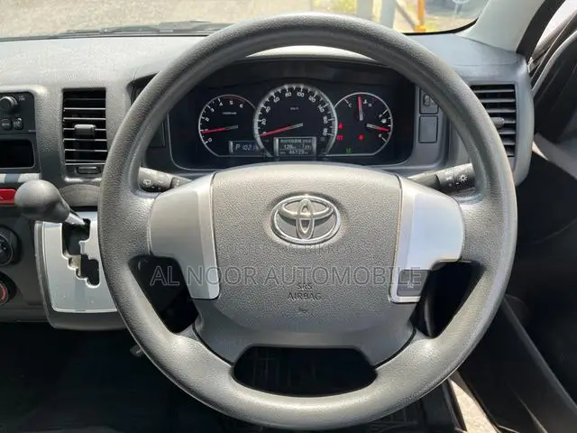 Toyota HiAce 2021 Silver