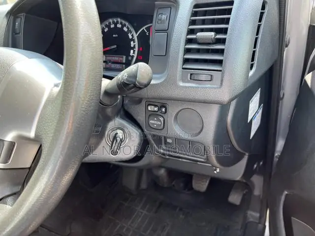 Toyota HiAce 2021 Silver