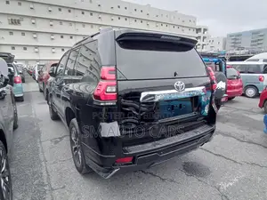 Toyota Land Cruiser Prado 2.7 2023 Black
