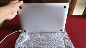 Laptop Apple MacBook Air 2020 8GB Intel Core i5 SSD 256GB