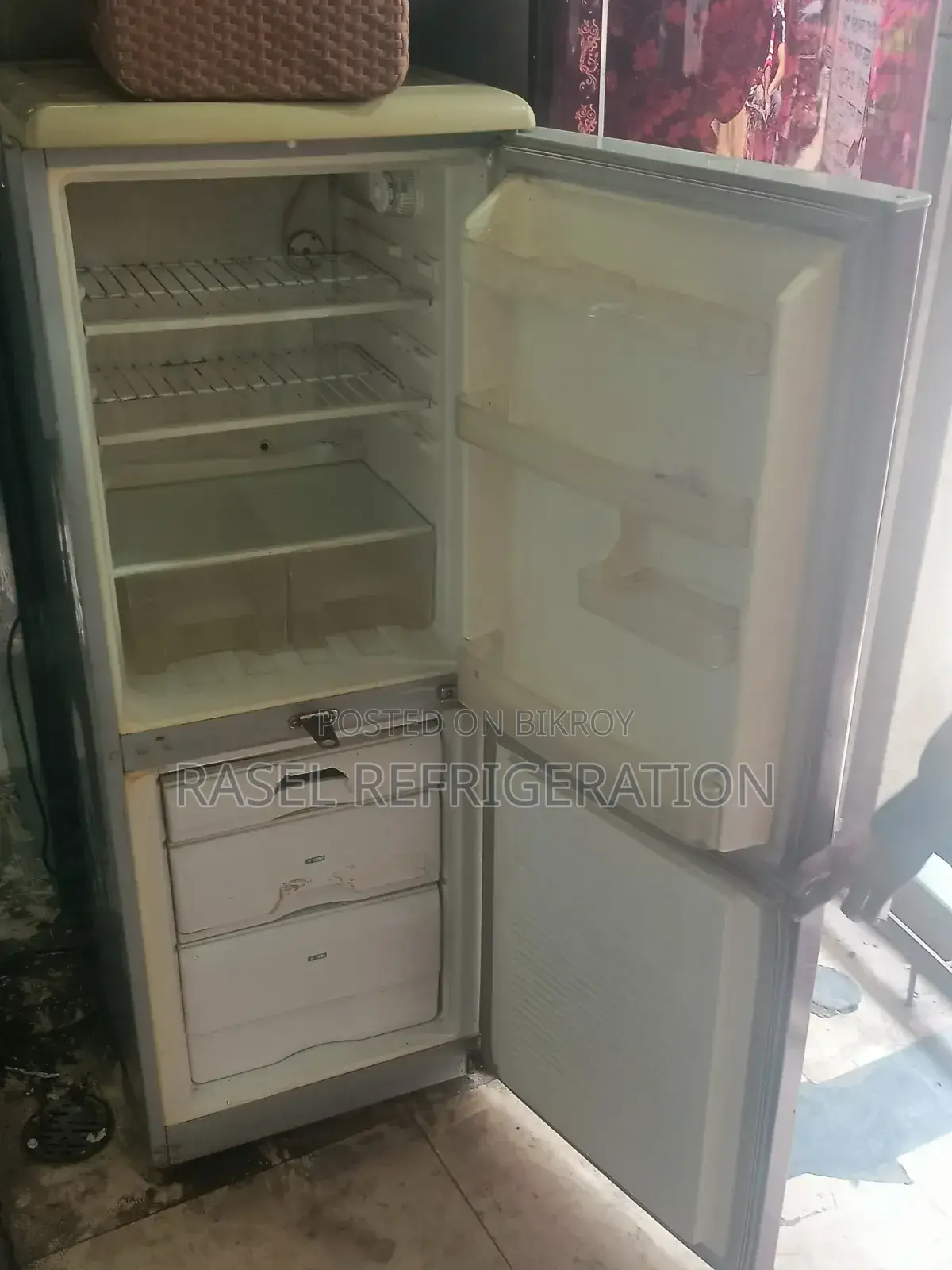 14 CFT Deep Running LG Fridge for Sale