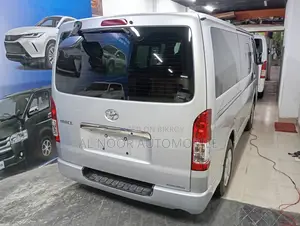 Toyota HiAce 2021 Silver