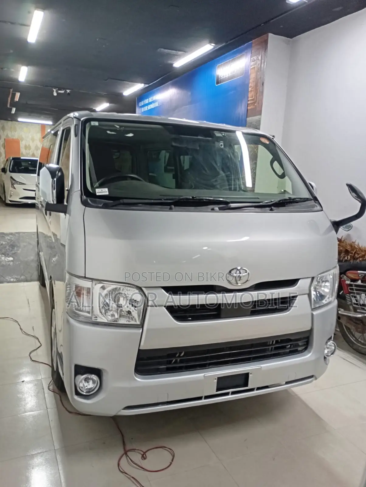 Toyota HiAce 2021 Silver