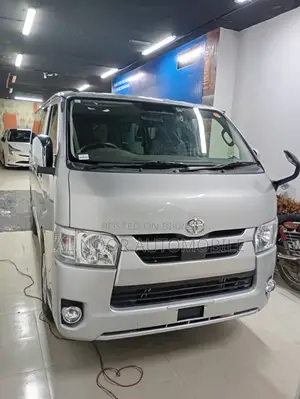 Toyota HiAce 2021 Silver