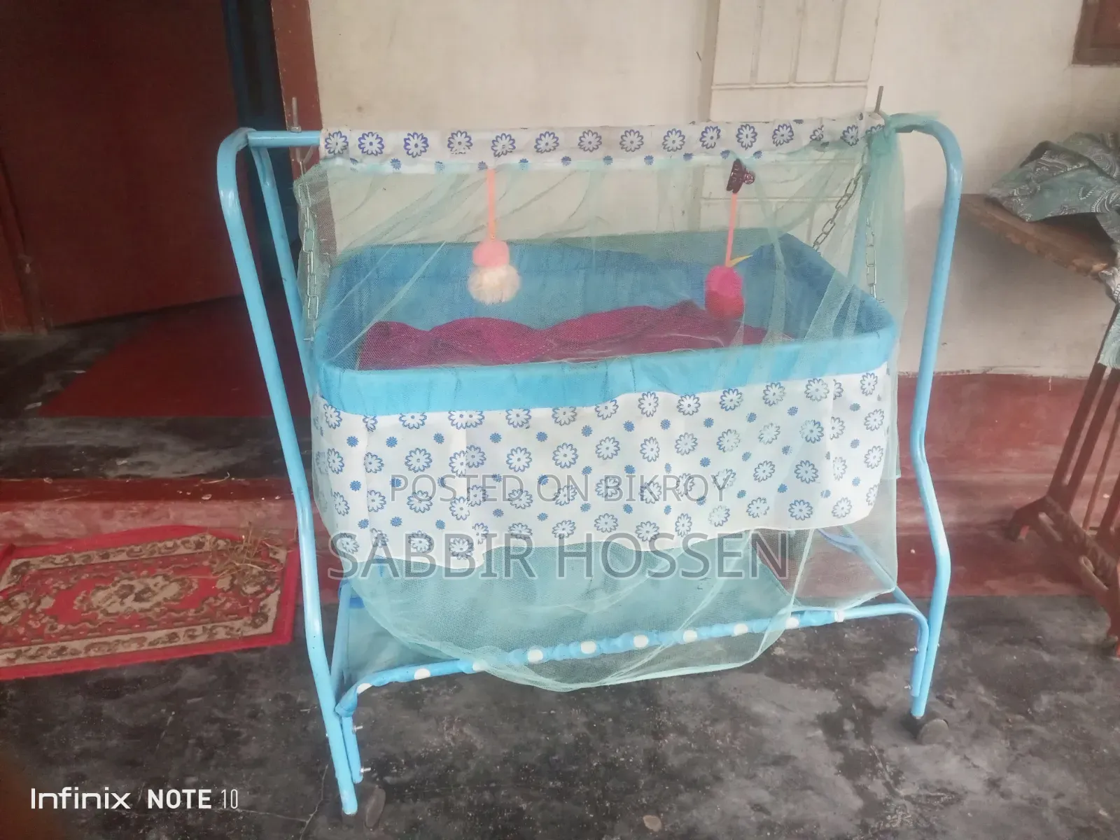 বাচ্চাদের দোলনা