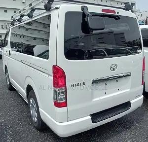 Toyota HiAce 2021 White