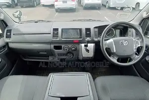 Toyota HiAce 2021 White