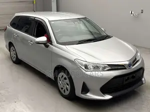 Toyota Corolla Fielder 1.5 Hybrid FWD 2021 Silver