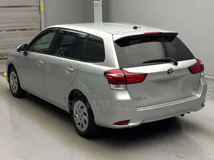 Toyota Corolla Fielder 1.5 Hybrid FWD 2021 Silver