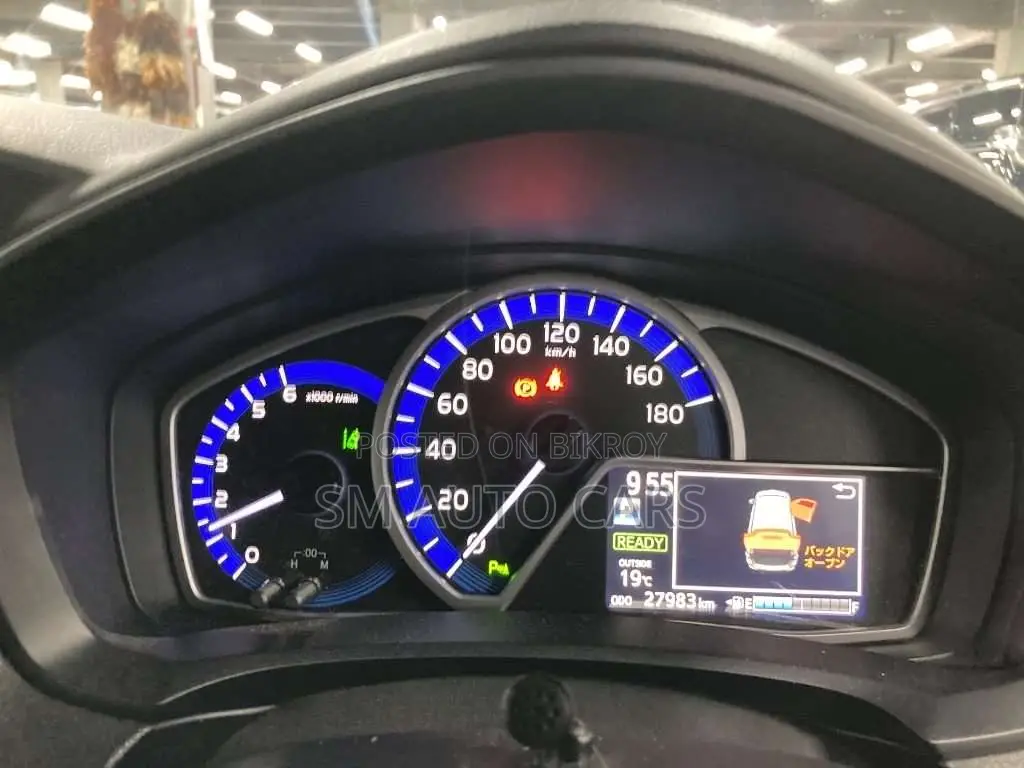 Toyota Corolla Fielder 1.5 Hybrid FWD 2021 Silver