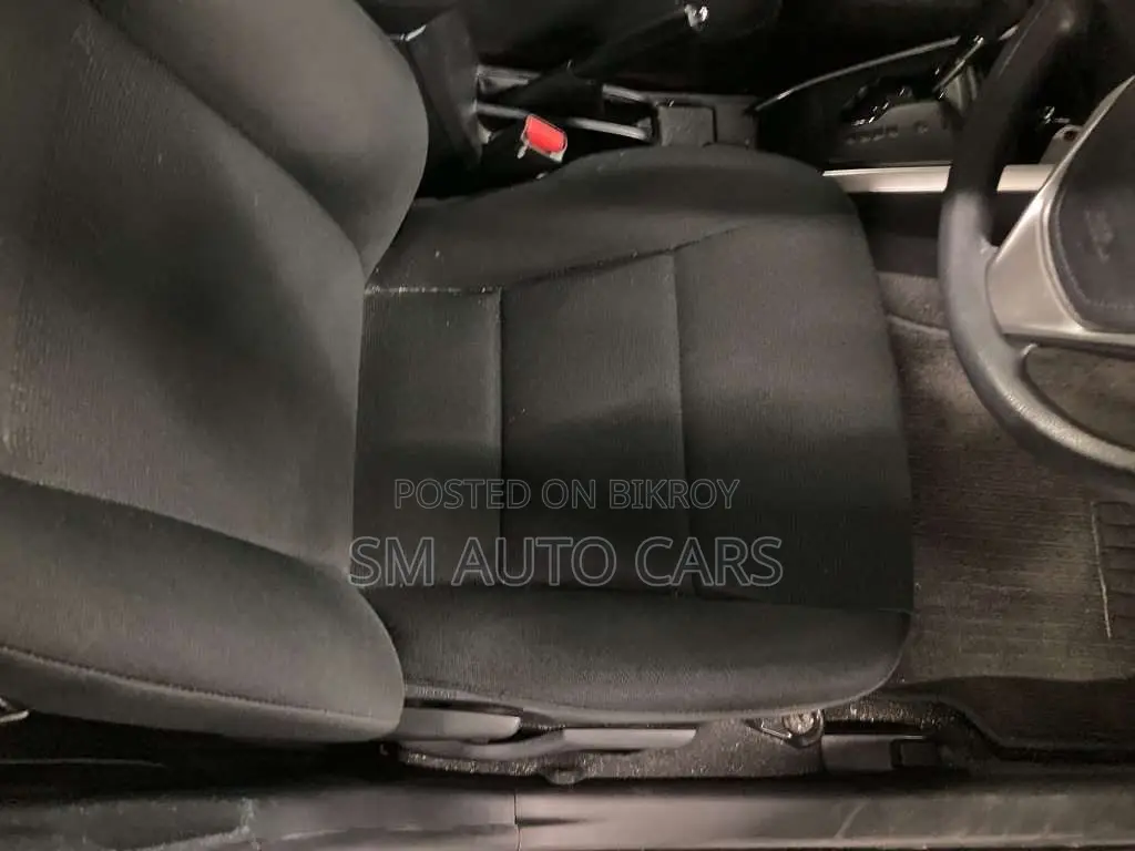 Toyota Corolla Fielder 1.5 Hybrid FWD 2021 Silver