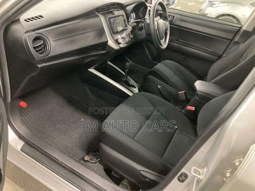 Toyota Corolla Fielder 1.5 Hybrid FWD 2021 Silver