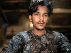 আমি মাদ্রাসায় পরা লেখা করছি। তেমন কোন অভিজ্ঞতা নেই