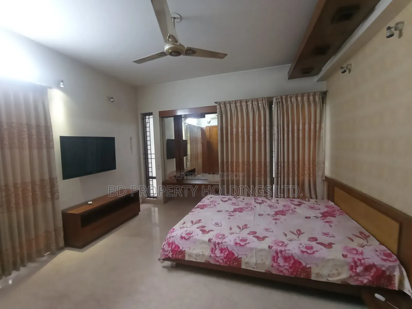 উত্তরায় ফার্নিশড ৩ বেডরুমের অ্যাপার্টমেন্ট ভাড়ার জন্য