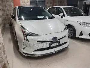 টয়োটা প্রিয়াস ২০১৮ পার্ল