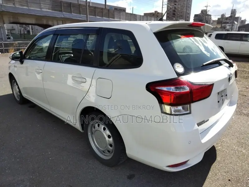 Toyota Corolla Fielder 2021 Pearl