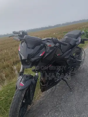বাজাজ পালসার এন১৬০ ২০২৫ ব্ল্যাক