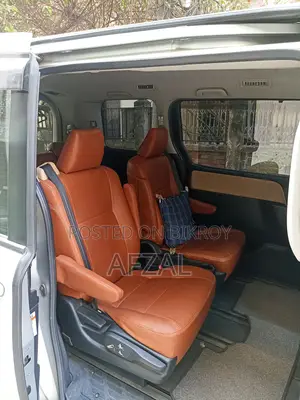 Toyota Noah 2016 Silver