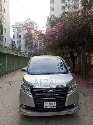 Toyota Noah 2016 Silver