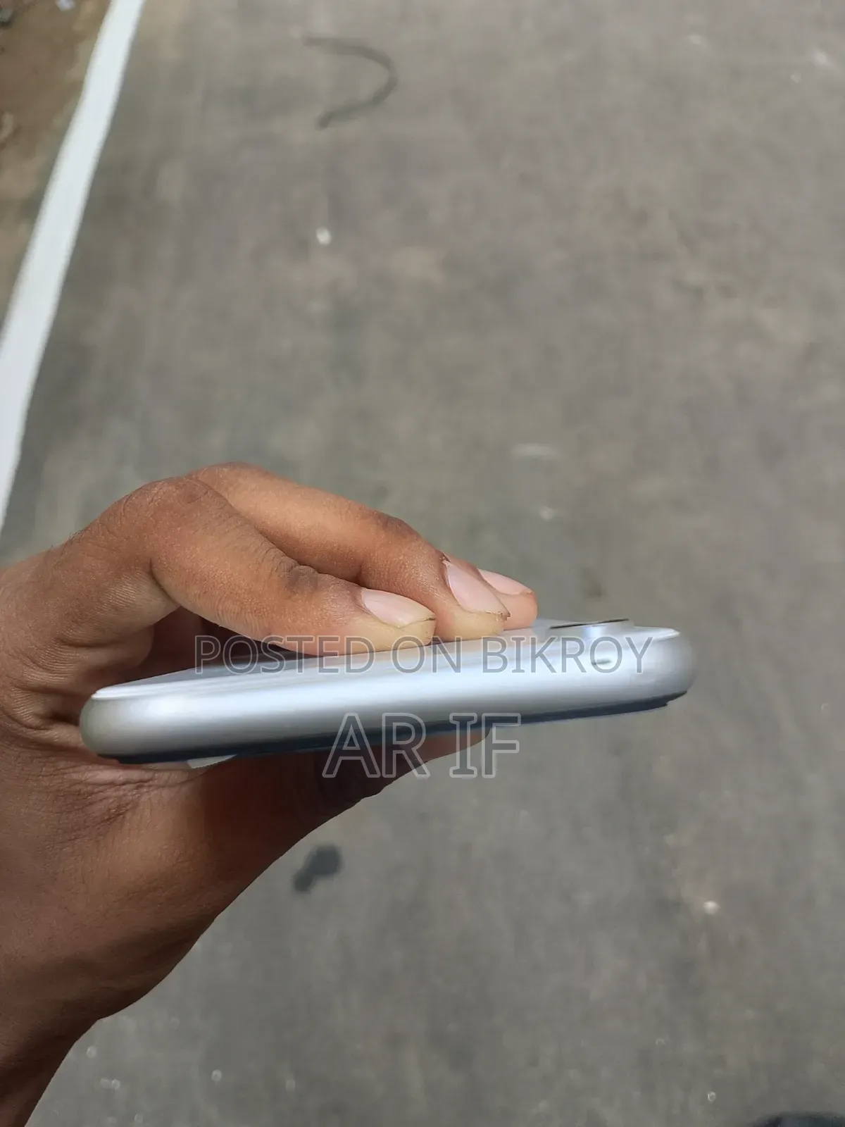 অ্যাপল আইফোন এক্সআর ৬৪ জিবি সাদা