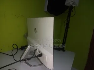 HP 24 Inch Monitor Urgent Sell