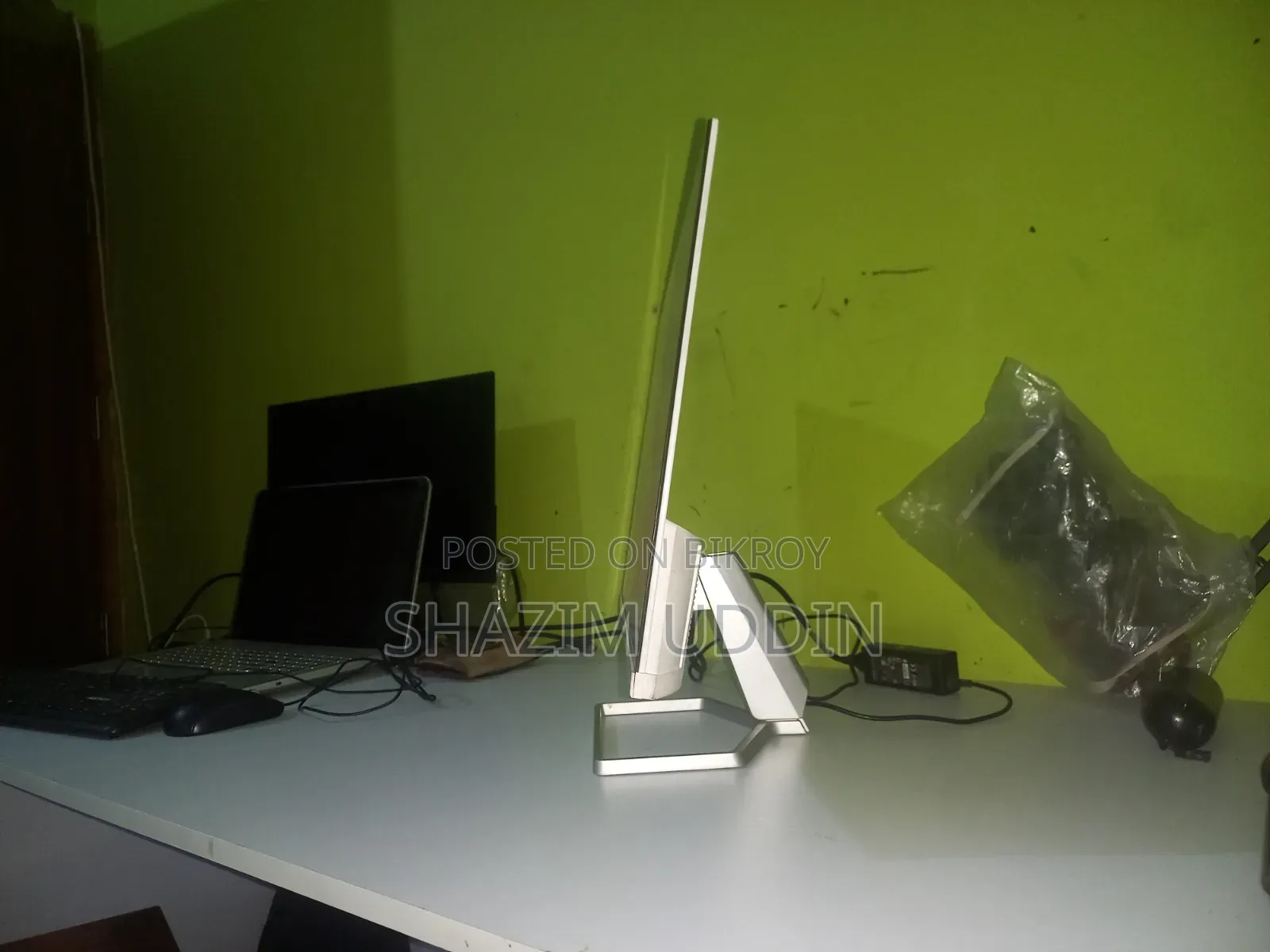 HP 24 Inch Monitor Urgent Sell