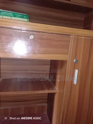 রিডিং টেবিল নতুন কন্ডিশন