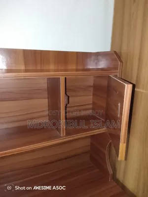 রিডিং টেবিল নতুন কন্ডিশন