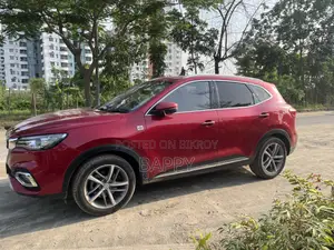 এমজি রোভার ২০২০ লাল