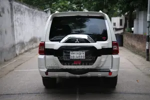 Mitsubishi Pajero 2014 White