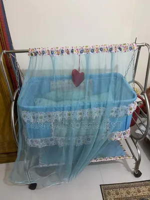 দোলনা এবং কেরিয়ার ব্যাগ ২৫০০ টাকা একদম ফ্রেশ