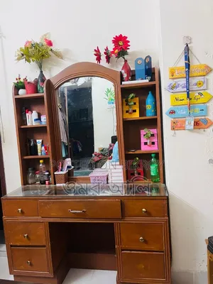 ড্রেসিংটেবিল